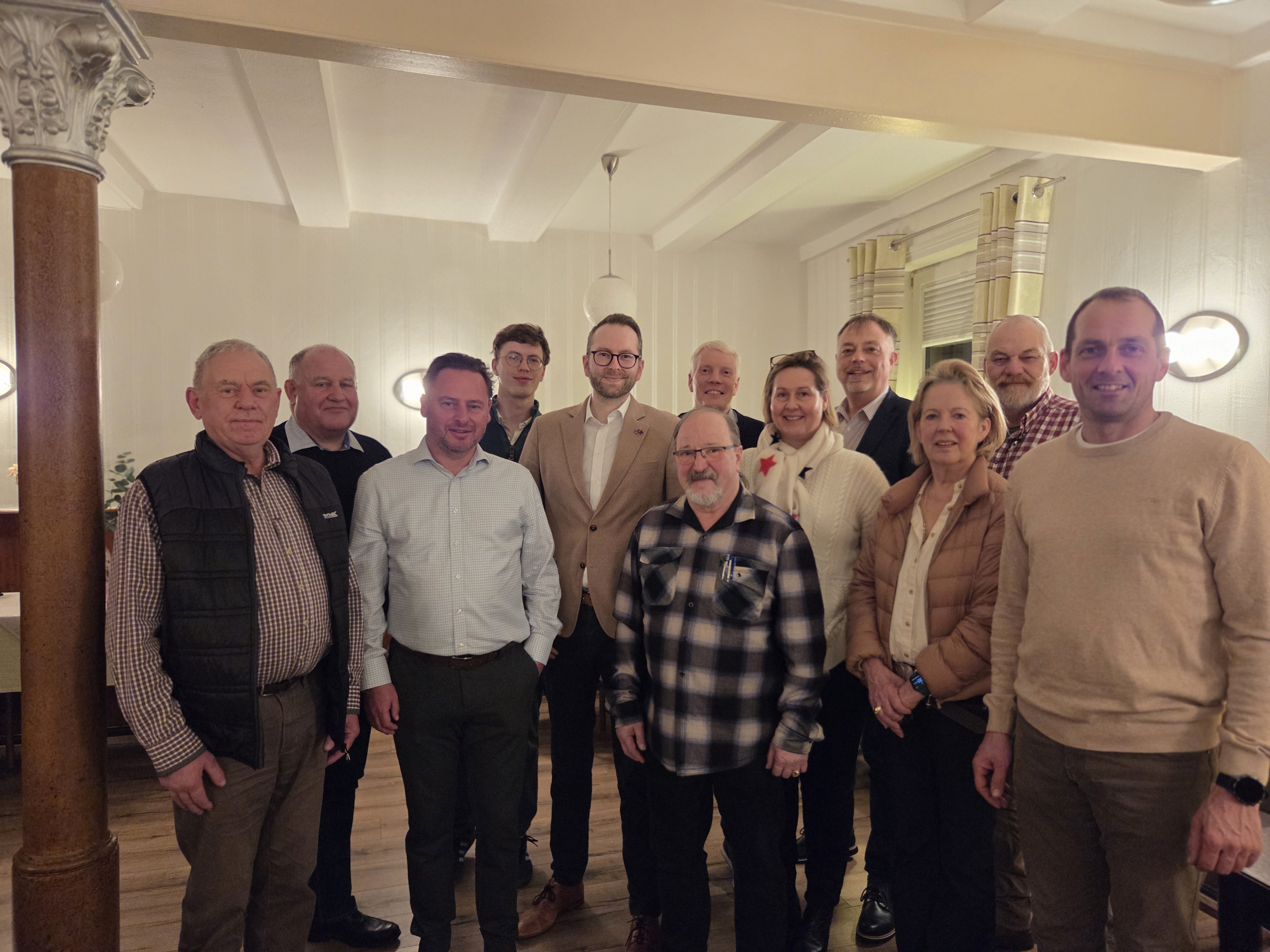 von Links: Hans-Joachim Bruer; Norbert L�hr; Dennis Tomala; Emil B�nger; Frederik Brandt; Wolfgang W�llke; Andre Morgenstern; Katrin Morgenstern; Mathias Anklamm; Helena von Cramm; Dirk Rollwage; Harm Wa�mu�